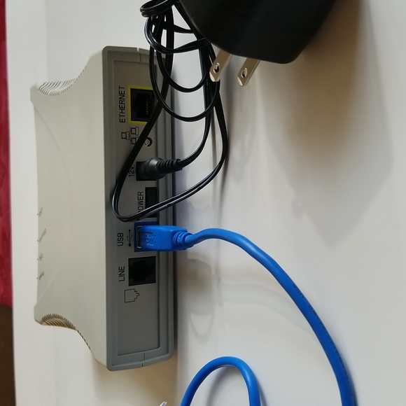 Westell 2200 ADSL Modem/Nat Router - Picture 3 of 5